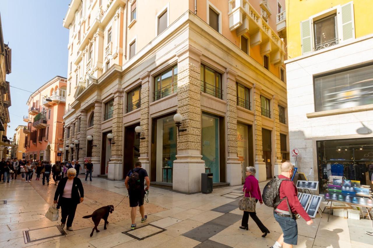 Casa Mazzini Hotel เวโรนา ภายนอก รูปภาพ